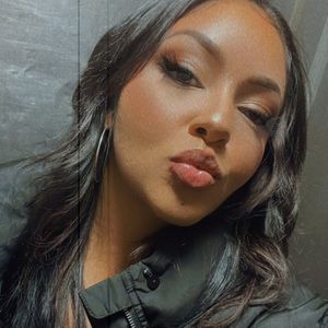 Meet your Posher, Nada